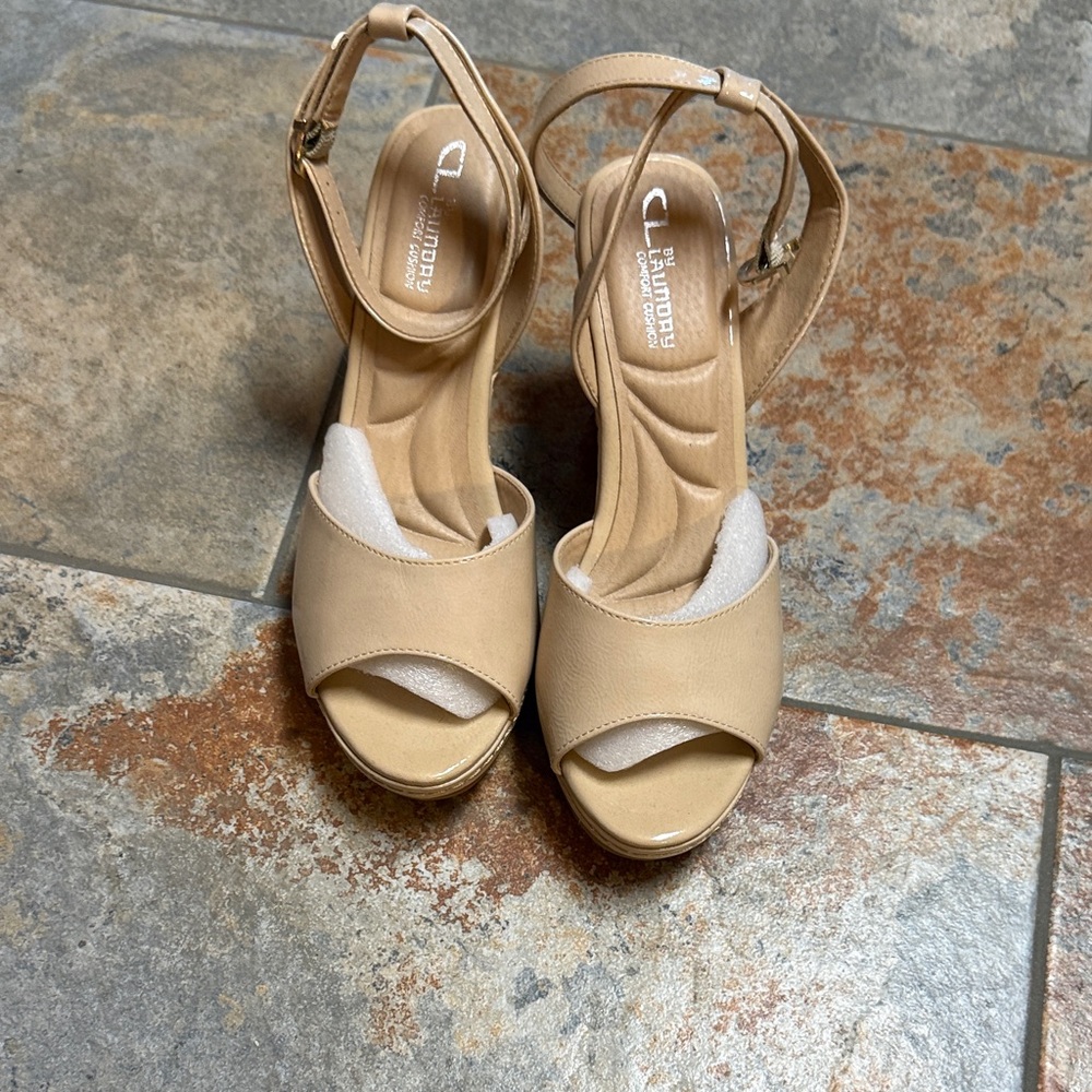 Tan Women's Wedge Sandals